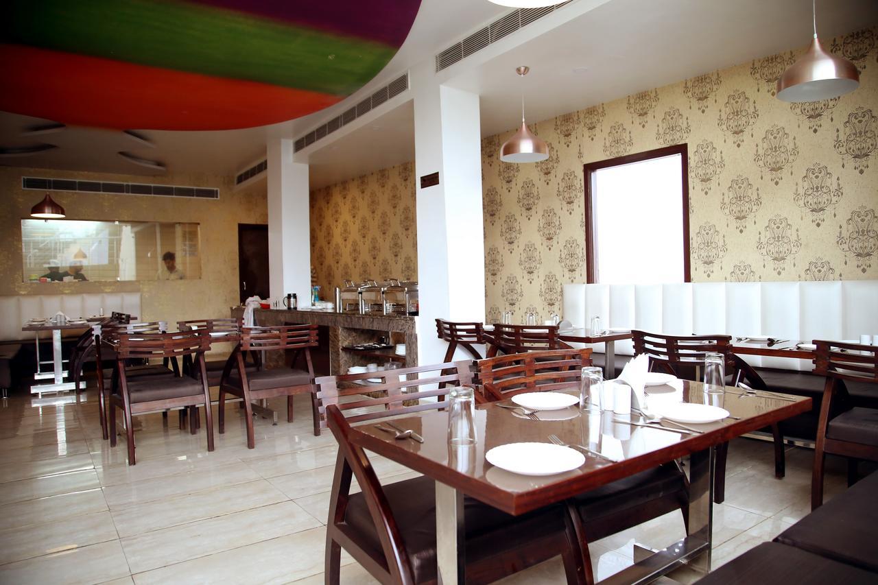 Sallow Royal Suites Amritsar Exteriör bild